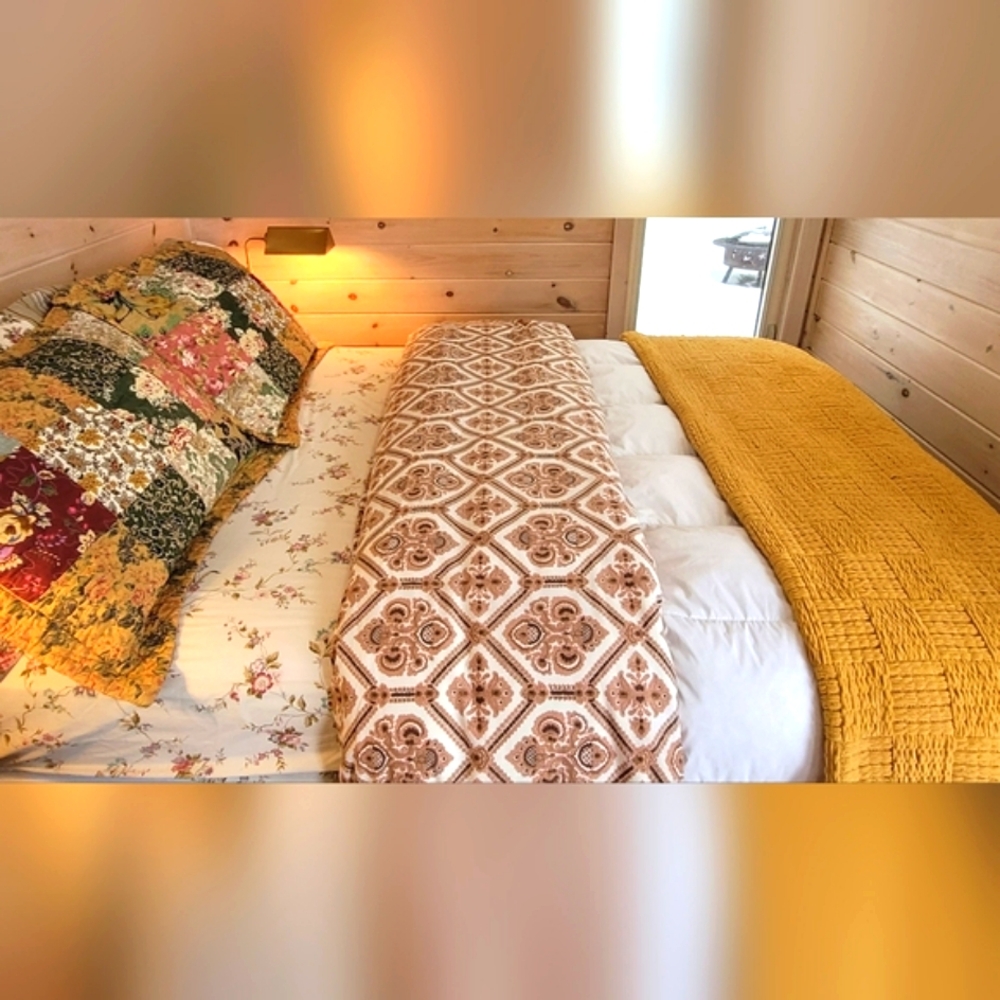 SOLD - VINTAGE Queen Sz 7pc Bedding Set - Picture 4 of 15